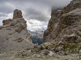 panorama de las montañas dolomitas de tofane foto