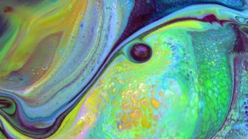 abstrakt färgglada galaktiska sakral flytande bläck vågor textur bakgrund. video