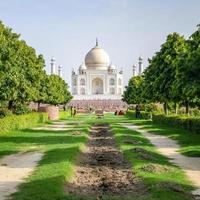 taj mahal una de las maravillas del mundo vista desde el lado del jardín mehtab bagh, taj mahal, agra, uttar pradesh, india, vista de día soleado foto