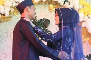 Romantic Indonesian Muslim Bride photo