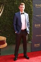 los angeles, 28 de abril - chad duell en los premios emmy diurnos creativos 2017 en el auditorio cívico de pasadena el 28 de abril de 2017 en pasadena, ca foto