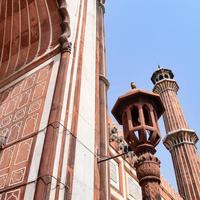 detalle arquitectónico de la mezquita jama masjid, antigua delhi, india, la espectacular arquitectura de la gran mezquita del viernes jama masjid en delhi 6 durante la temporada de ramzan, la mezquita más importante de la india foto