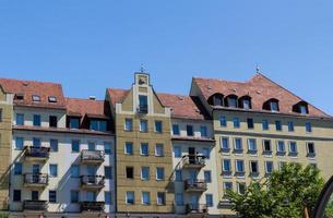 berlín, alemania, 2020 - hilera de edificios en berlín, alemania foto