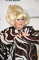 Los Ángeles, 24 de febrero: Lady Bunny llega a la fiesta de visualización de premios de la Academia 21 de Elton John Aids Foundation en el West Hollywood Park el 24 de febrero de 2013 en West Hollywood, CA. foto