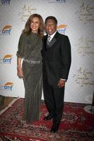 LOS ANGELES, OCT 13 - Marilyn McCoo, Billy Davis Jr at the 10th Alfred Mann Foundation Gala at Robinson-May Lot on October 13, 2013 in Beverly Hills, CA photo
