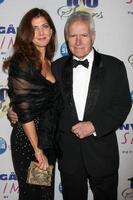 los angeles, 22 de febrero - alex trebek en la noche de 100 estrellas oscar viendo fiesta en el beverly hilton hotel el 22 de febrero de 2015 en beverly hills, ca foto