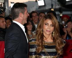 los angeles, 14 de septiembre - simon cowell, paula abdul llegando a la proyección de estreno de x-factor en arclight theater el 14 de septiembre de 2011 en los angeles, ca foto