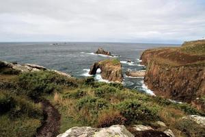 una vista del mar en lands end en cornwall foto