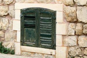 tel aviv israel 9 de septiembre de 2019 una pequeña ventana en una gran ciudad. foto