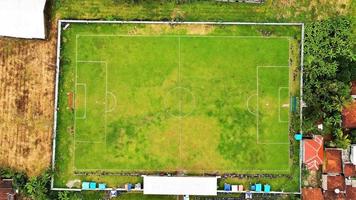 hermosa vista aérea, estadio de fútbol clásico, java occidental - indonesia. foto