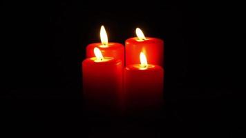 4 red christmas candles video