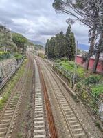 vías del tren en génova sant ilario foto