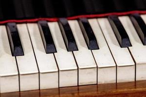 detalle de teclado de clavicémbalo antiguo foto