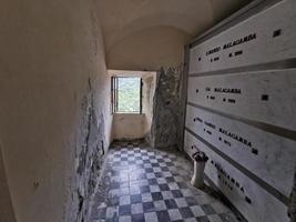 monterosso al mare, italia - 8 de junio de 2019 - pintoresco pueblo de cinque terre italia antiguo cementerio foto