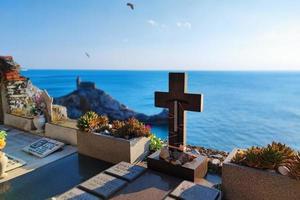 Walter Bonatti alpinist and writer tomb in portovenere cemetery photo