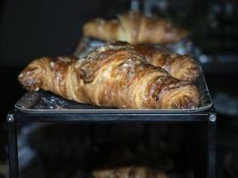 croissant francés para el desayuno del hotel detalle foto