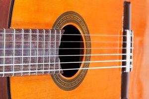 cuerpo de guitarra acustica española foto