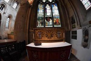 oxford, inglaterra - 15 de julio de 2017 - turistas en la iglesia de cristo de la ciudad universitaria foto