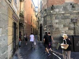 noli, italia - 7 de julio de 2018 - pueblo medieval de noli en liguria italia foto