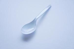 cuchara de plástico desechable blanca utilizada para comer foto