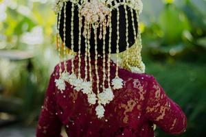 Indonesian bride accessories photo