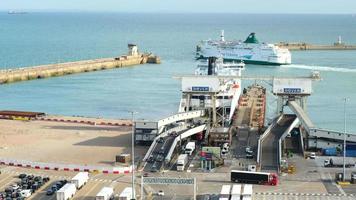 Hafen von Dover mit Passagierfähre