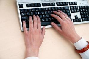 mujer de negocios en oficina foto