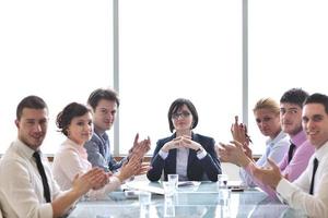 empresarios en reunión foto