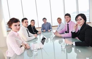 empresarios en reunión foto