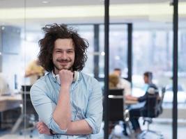 retrato de hombre de negocios exitoso foto