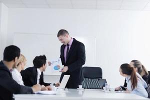 grupo de personas de negocios en reunión foto