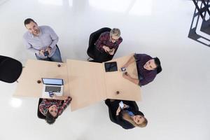 vista aérea del grupo de personas de negocios en reunión foto