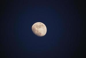 luna en el cielo foto