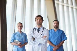 grupo de personal médico en el hospital foto