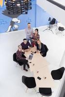 vista aérea del grupo de personas de negocios en reunión foto