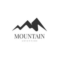 diseño de plantilla de logotipo de aventura de montaña vector