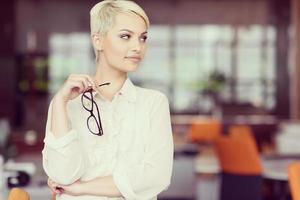 retrato de mujer de negocios exitosa foto