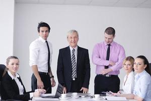 grupo de personas de negocios en reunión foto