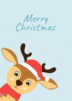 tarjeta de felicitación de navidad con linda cabeza de ciervo con sombrero rojo y bufanda. personaje de dibujos animados dibujados a mano vector