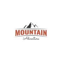 diseño de plantilla de logotipo de aventura de montaña vector