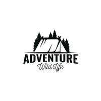 diseño de plantilla de logotipo de vida silvestre de aventura de campamento vector
