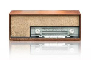 radio vintage en el blanco foto