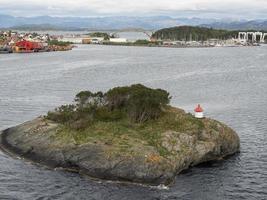 navegando por los fiordos de noruega foto