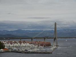 navegando por los fiordos de noruega foto