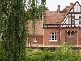 la ciudad de coesfeld en el río berkel en alemania foto