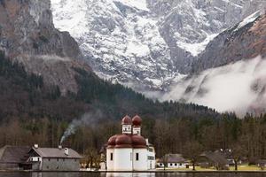 st bartolomeus konigsee en invierno foto