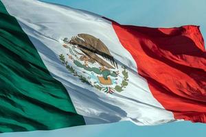 bandera mexicana roja blanca y verde foto