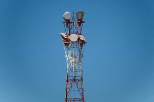 primer plano de la torre de comunicación foto