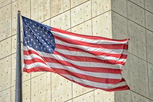 estrellas de la bandera estadounidense tejiendo en la ciudad de nueva york foto