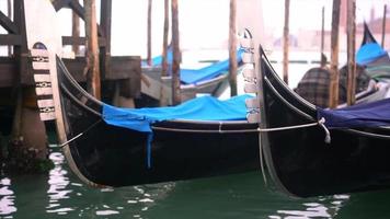 turism i Italien, gondoler i Venedig video